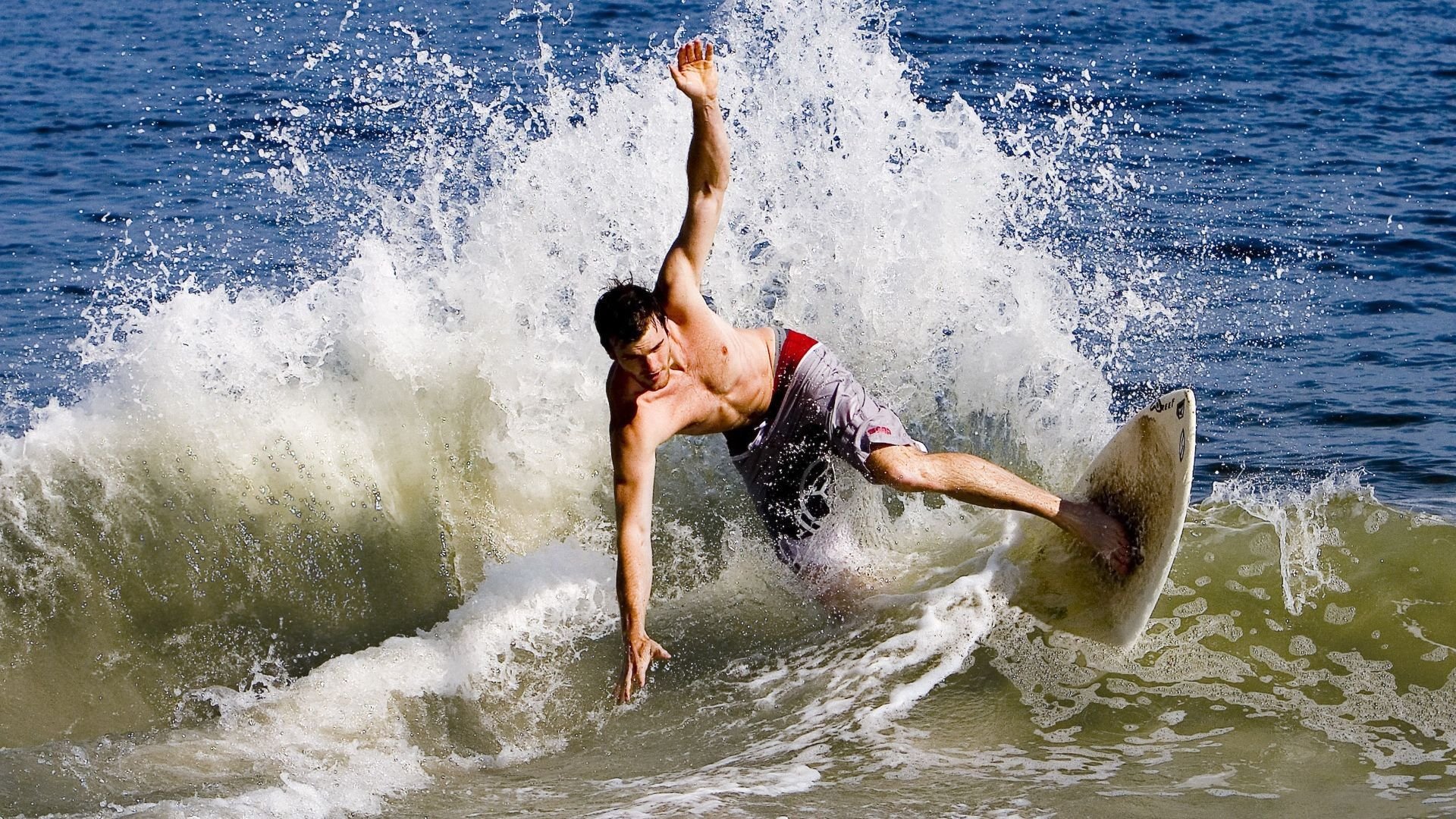 希腊血拼乌克兰，当古典城邦的购物战车碾过东欧平原