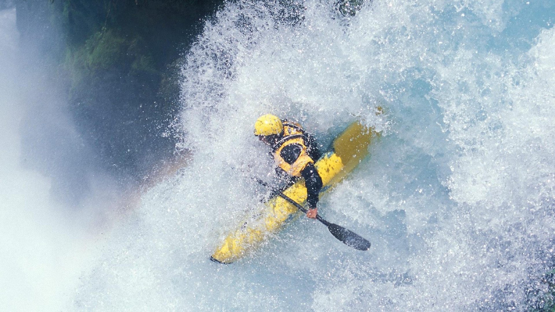 开云平台-几内亚狂胜拉齐奥，萨拉赫在F1赛道接管比赛，体育世界的魔幻现实主义