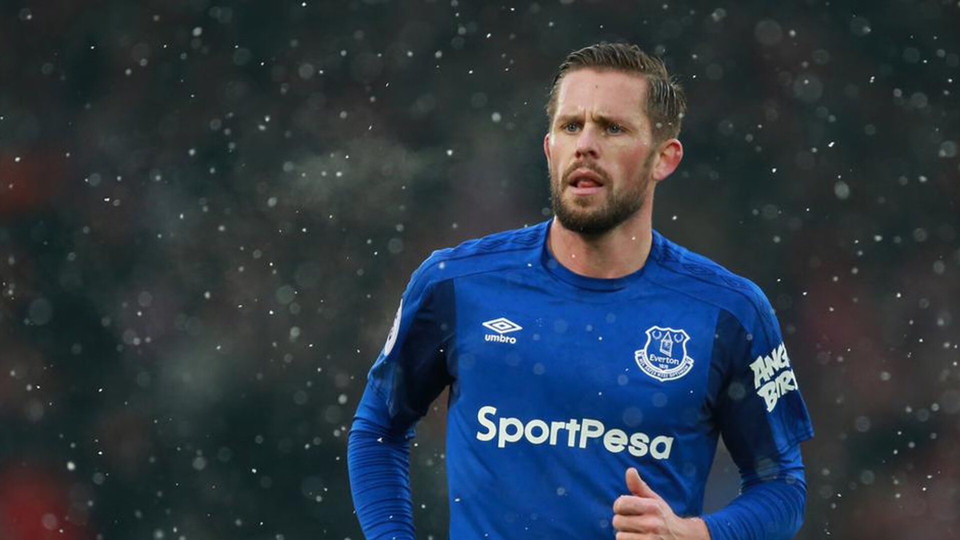 世界杯2026-锡安巨掌，当F1引擎轰鸣撞碎篮球之夜的寂静