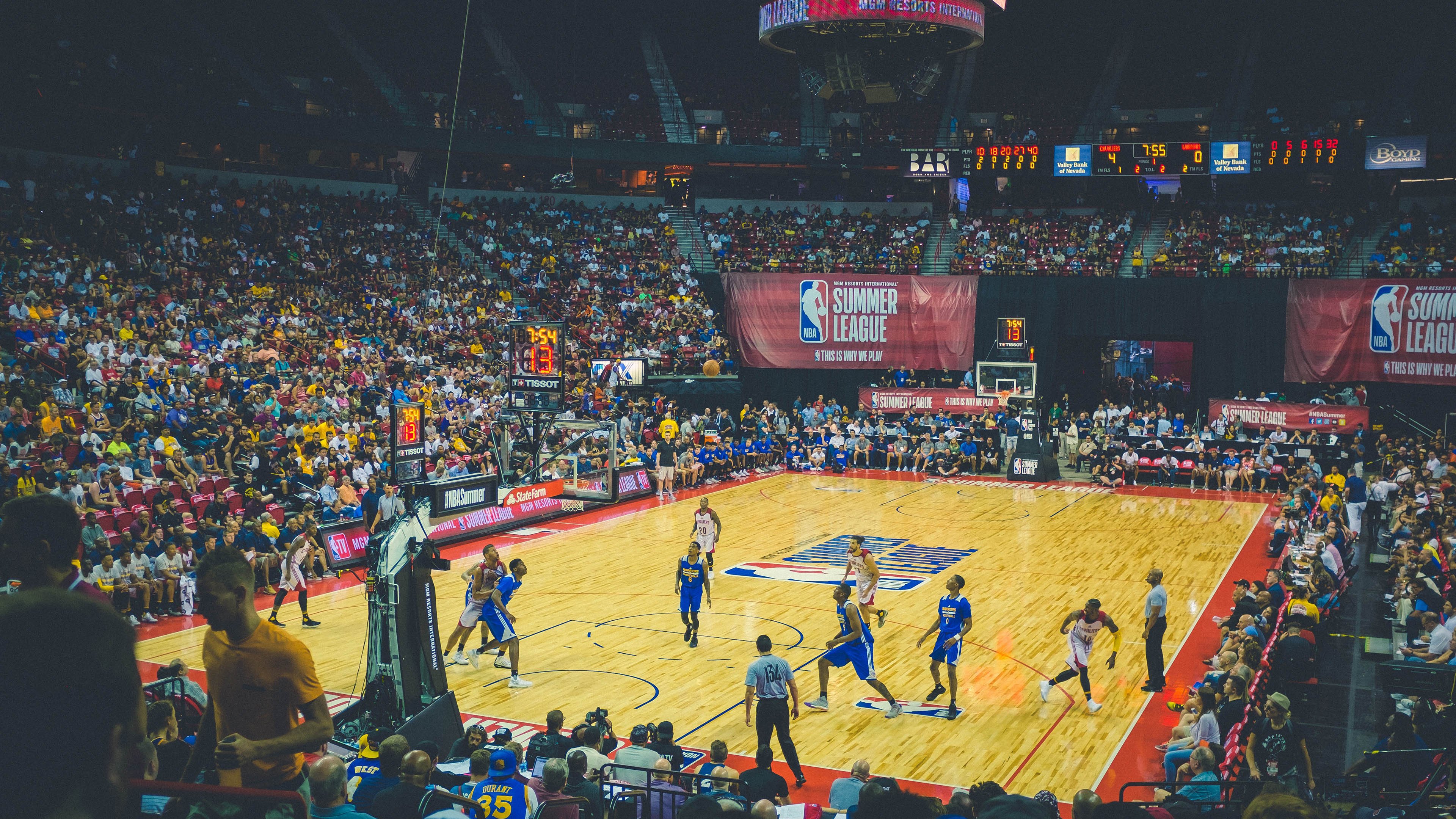 季后赛抢七焦点战，吉林队轻取公牛，冰雪智慧熔铸黑马传奇